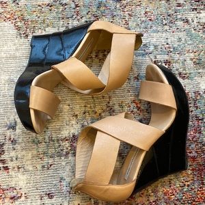 Diane Von Furstenberg Nude Wedges